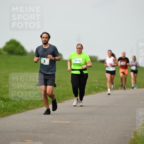 10.05.2026 - 8. Wedeler Halbmarathon Dr. Thomas Lammeyer http://msf.ph/oto/9701470 10.05.2026 11:43:17 Laufen 663, 2174 meine-sportfotos.de