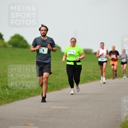 10.05.2026 - 8. Wedeler Halbmarathon Dr. Thomas Lammeyer http://msf.ph/oto/9701471 10.05.2026 11:43:18 Laufen 663, 2174 meine-sportfotos.de