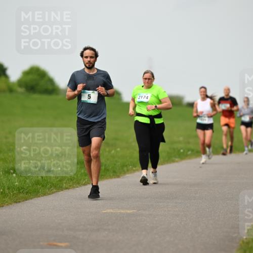10.05.2026 - 8. Wedeler Halbmarathon Dr. Thomas Lammeyer http://msf.ph/oto/9701472 10.05.2026 11:43:18 Laufen 663, 2174 meine-sportfotos.de