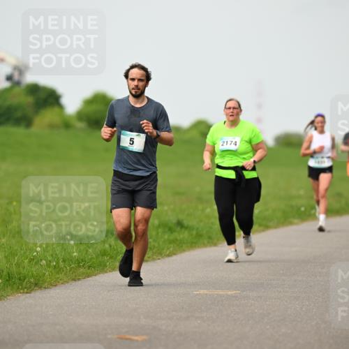 10.05.2026 - 8. Wedeler Halbmarathon Dr. Thomas Lammeyer http://msf.ph/oto/9701478 10.05.2026 11:43:18 Laufen 663, 2174 meine-sportfotos.de