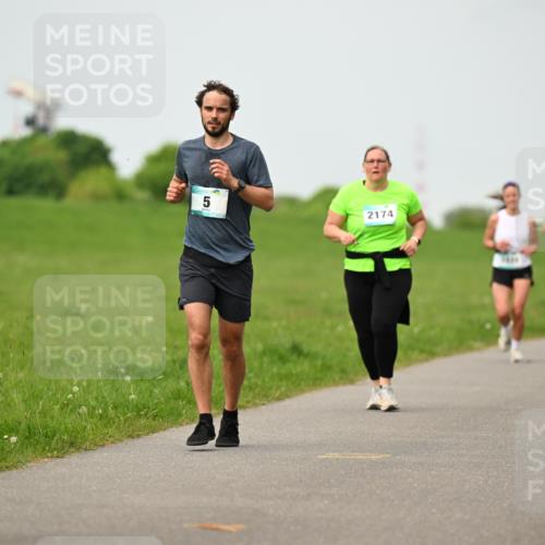 10.05.2026 - 8. Wedeler Halbmarathon Dr. Thomas Lammeyer http://msf.ph/oto/9701480 10.05.2026 11:43:19 Laufen 663, 2174 meine-sportfotos.de