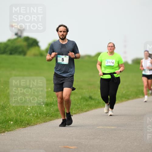 10.05.2026 - 8. Wedeler Halbmarathon Dr. Thomas Lammeyer http://msf.ph/oto/9701482 10.05.2026 11:43:19 Laufen 663, 2174 meine-sportfotos.de