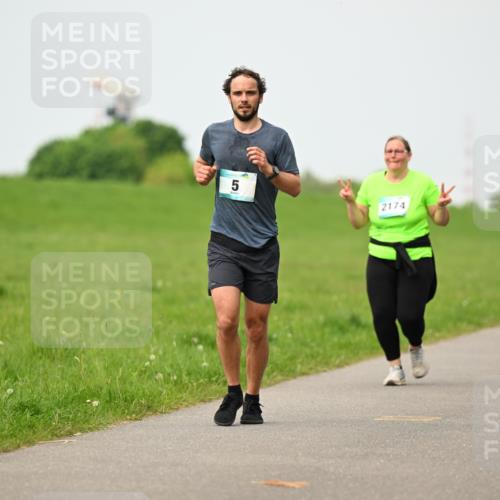 10.05.2026 - 8. Wedeler Halbmarathon Dr. Thomas Lammeyer http://msf.ph/oto/9701484 10.05.2026 11:43:19 Laufen 2174 meine-sportfotos.de