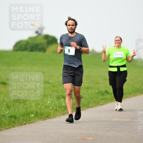 10.05.2026 - 8. Wedeler Halbmarathon Dr. Thomas Lammeyer http://msf.ph/oto/9701485 10.05.2026 11:43:19 Laufen 2174 meine-sportfotos.de