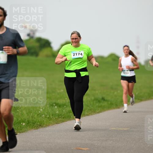 10.05.2026 - 8. Wedeler Halbmarathon Dr. Thomas Lammeyer http://msf.ph/oto/9701499 10.05.2026 11:43:22 Laufen 2174, 1031 meine-sportfotos.de