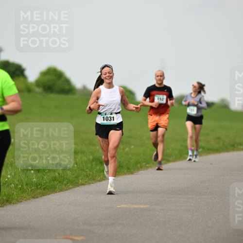 10.05.2026 - 8. Wedeler Halbmarathon Dr. Thomas Lammeyer http://msf.ph/oto/9701505 10.05.2026 11:43:24 Laufen 2174, 1031, 152 meine-sportfotos.de
