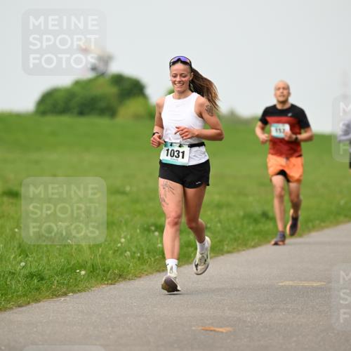 10.05.2026 - 8. Wedeler Halbmarathon Dr. Thomas Lammeyer http://msf.ph/oto/9701518 10.05.2026 11:43:25 Laufen 1031 meine-sportfotos.de