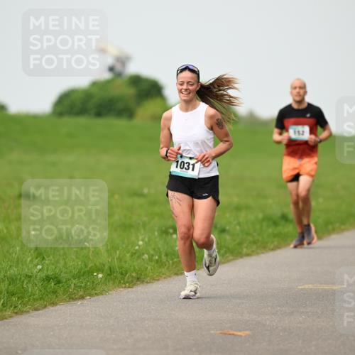 10.05.2026 - 8. Wedeler Halbmarathon Dr. Thomas Lammeyer http://msf.ph/oto/9701519 10.05.2026 11:43:25 Laufen 1031 meine-sportfotos.de