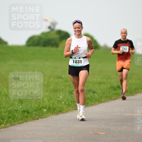 10.05.2026 - 8. Wedeler Halbmarathon Dr. Thomas Lammeyer http://msf.ph/oto/9701520 10.05.2026 11:43:26 Laufen 1031 meine-sportfotos.de