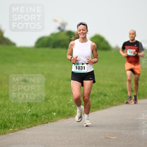 10.05.2026 - 8. Wedeler Halbmarathon Dr. Thomas Lammeyer http://msf.ph/oto/9701522 10.05.2026 11:43:26 Laufen 1031 meine-sportfotos.de