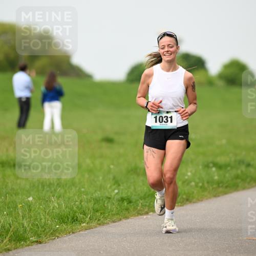 10.05.2026 - 8. Wedeler Halbmarathon Dr. Thomas Lammeyer http://msf.ph/oto/9701527 10.05.2026 11:43:26 Laufen 1031 meine-sportfotos.de