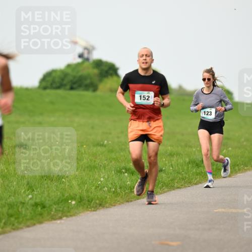 10.05.2026 - 8. Wedeler Halbmarathon Dr. Thomas Lammeyer http://msf.ph/oto/9701532 10.05.2026 11:43:28 Laufen 1031, 152, 123 meine-sportfotos.de