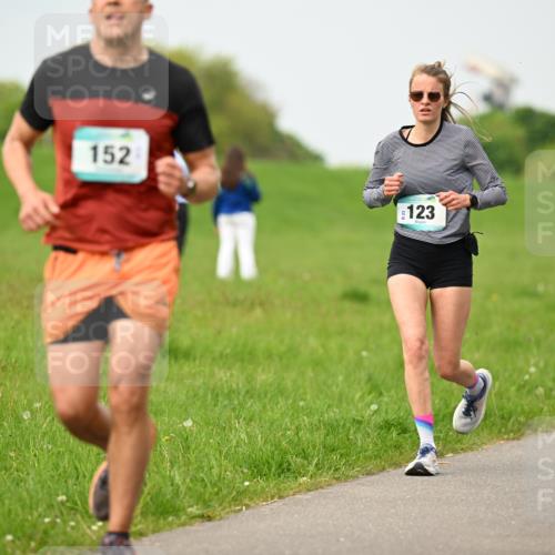 10.05.2026 - 8. Wedeler Halbmarathon Dr. Thomas Lammeyer http://msf.ph/oto/9701553 10.05.2026 11:43:31 Laufen 152, 123 meine-sportfotos.de
