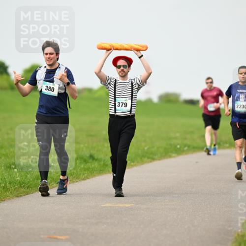 10.05.2026 - 8. Wedeler Halbmarathon Dr. Thomas Lammeyer http://msf.ph/oto/9701582 10.05.2026 11:44:07 Laufen 380, 278, 379, 2230 meine-sportfotos.de