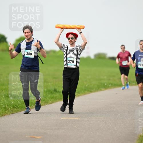 10.05.2026 - 8. Wedeler Halbmarathon Dr. Thomas Lammeyer http://msf.ph/oto/9701583 10.05.2026 11:44:07 Laufen 380, 379, 2230 meine-sportfotos.de