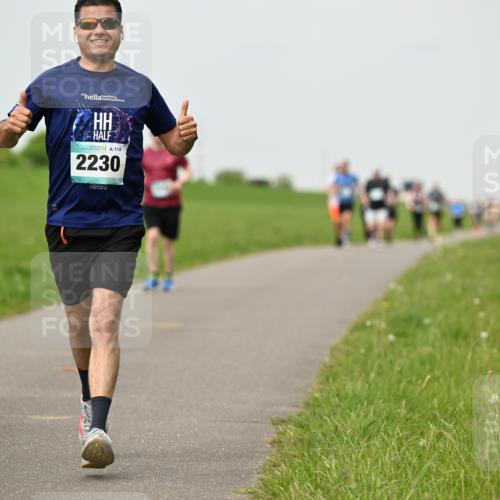 10.05.2026 - 8. Wedeler Halbmarathon Dr. Thomas Lammeyer http://msf.ph/oto/9701617 10.05.2026 11:44:13 Laufen 114, 2230 meine-sportfotos.de