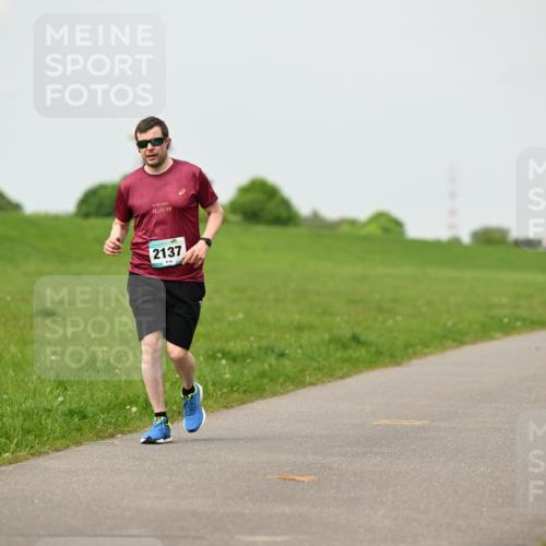 10.05.2026 - 8. Wedeler Halbmarathon Dr. Thomas Lammeyer http://msf.ph/oto/9701633 10.05.2026 11:44:16 Laufen 195, 2137 meine-sportfotos.de