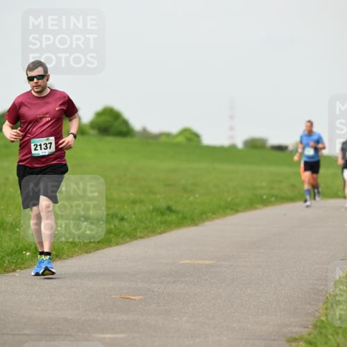 10.05.2026 - 8. Wedeler Halbmarathon Dr. Thomas Lammeyer http://msf.ph/oto/9701634 10.05.2026 11:44:16 Laufen 195, 2137 meine-sportfotos.de