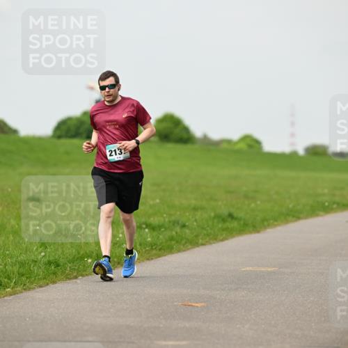 10.05.2026 - 8. Wedeler Halbmarathon Dr. Thomas Lammeyer http://msf.ph/oto/9701635 10.05.2026 11:44:16 Laufen 195, 213 meine-sportfotos.de