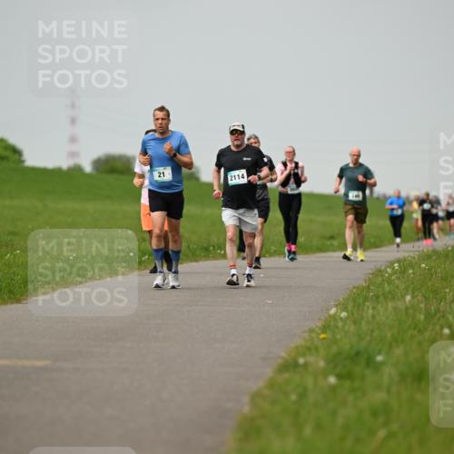10.05.2026 - 8. Wedeler Halbmarathon Dr. Thomas Lammeyer http://msf.ph/oto/9701645 10.05.2026 11:44:19 Laufen 2114 meine-sportfotos.de