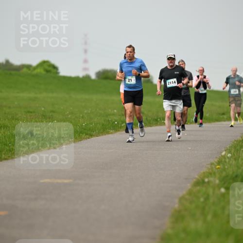 10.05.2026 - 8. Wedeler Halbmarathon Dr. Thomas Lammeyer http://msf.ph/oto/9701647 10.05.2026 11:44:20 Laufen 2114, 202 meine-sportfotos.de