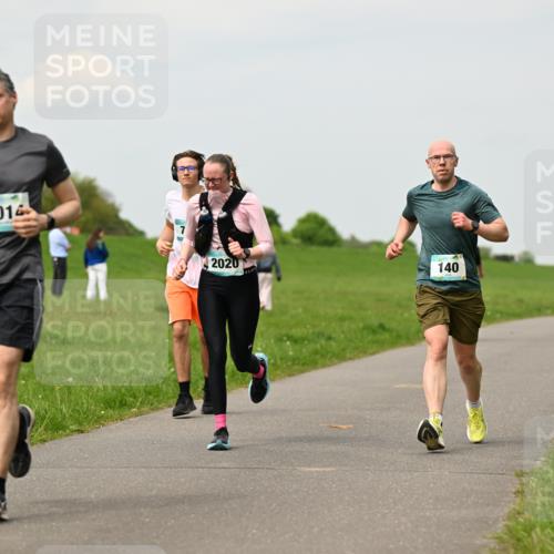 10.05.2026 - 8. Wedeler Halbmarathon Dr. Thomas Lammeyer http://msf.ph/oto/9701712 10.05.2026 11:44:33 Laufen 1014, 2020, 140 meine-sportfotos.de