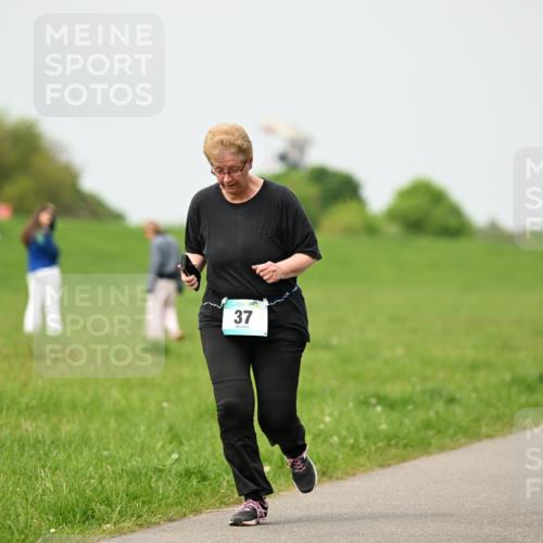 10.05.2026 - 8. Wedeler Halbmarathon Dr. Thomas Lammeyer http://msf.ph/oto/9701733 10.05.2026 11:44:42 Laufen  meine-sportfotos.de