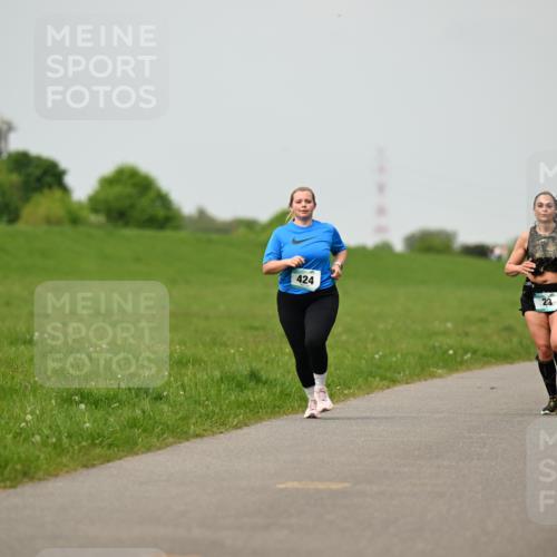 10.05.2026 - 8. Wedeler Halbmarathon Dr. Thomas Lammeyer http://msf.ph/oto/9701760 10.05.2026 11:44:46 Laufen 424 meine-sportfotos.de