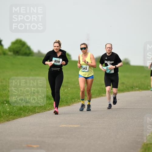 10.05.2026 - 8. Wedeler Halbmarathon Dr. Thomas Lammeyer http://msf.ph/oto/9701797 10.05.2026 11:44:54 Laufen 859, 342 meine-sportfotos.de