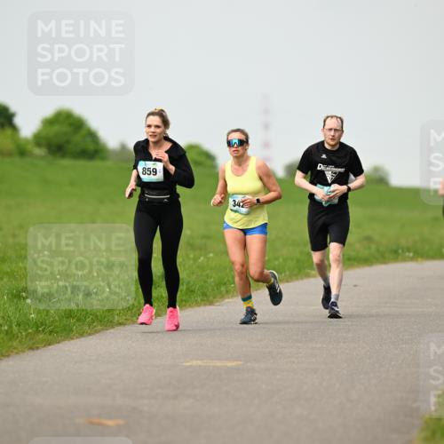 10.05.2026 - 8. Wedeler Halbmarathon Dr. Thomas Lammeyer http://msf.ph/oto/9701799 10.05.2026 11:44:54 Laufen 859, 342 meine-sportfotos.de