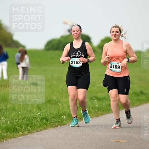 10.05.2026 - 8. Wedeler Halbmarathon Dr. Thomas Lammeyer http://msf.ph/oto/9701864 10.05.2026 11:45:13 Laufen 2163, 2169 meine-sportfotos.de