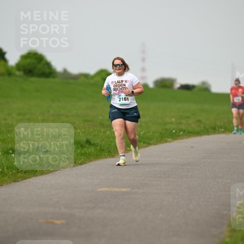 10.05.2026 - 8. Wedeler Halbmarathon Dr. Thomas Lammeyer http://msf.ph/oto/9701868 10.05.2026 11:45:15 Laufen 2161 meine-sportfotos.de