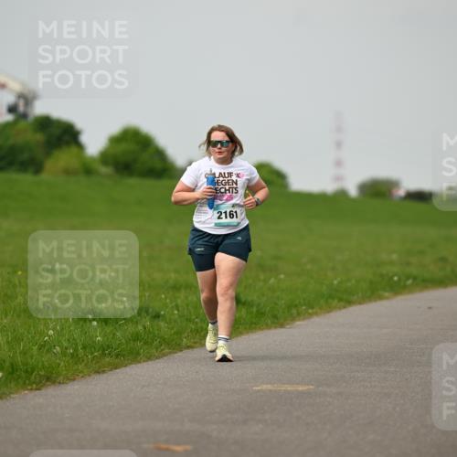 10.05.2026 - 8. Wedeler Halbmarathon Dr. Thomas Lammeyer http://msf.ph/oto/9701882 10.05.2026 11:45:17 Laufen 2161 meine-sportfotos.de