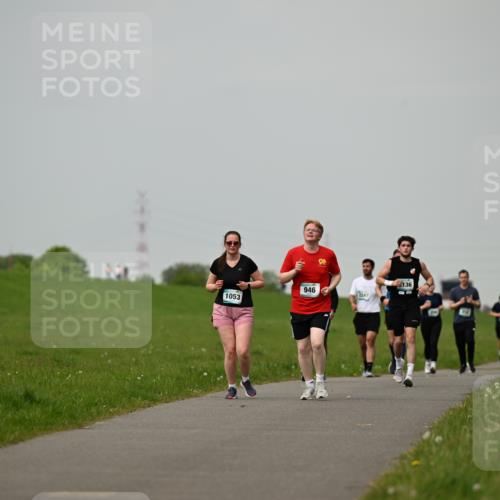 10.05.2026 - 8. Wedeler Halbmarathon Dr. Thomas Lammeyer http://msf.ph/oto/9702161 10.05.2026 11:46:19 Laufen 1053, 946, 1247, 136 meine-sportfotos.de