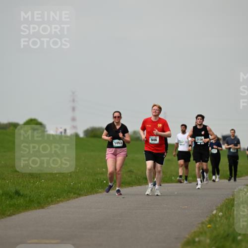 10.05.2026 - 8. Wedeler Halbmarathon Dr. Thomas Lammeyer http://msf.ph/oto/9702164 10.05.2026 11:46:19 Laufen 946, 2136, 1053, 1247 meine-sportfotos.de