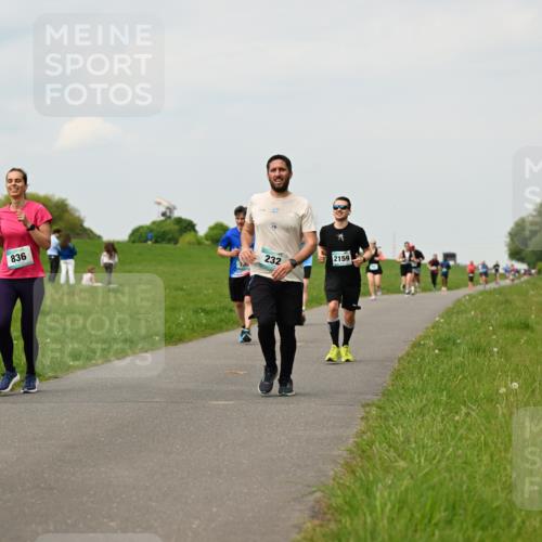 10.05.2026 - 8. Wedeler Halbmarathon Dr. Thomas Lammeyer http://msf.ph/oto/9702478 10.05.2026 11:47:36 Laufen 836, 232, 2159 meine-sportfotos.de