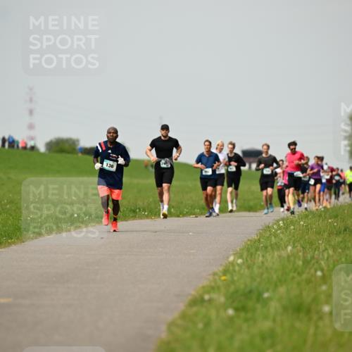 10.05.2026 - 8. Wedeler Halbmarathon Dr. Thomas Lammeyer http://msf.ph/oto/9702875 10.05.2026 11:49:15 Laufen 136 meine-sportfotos.de