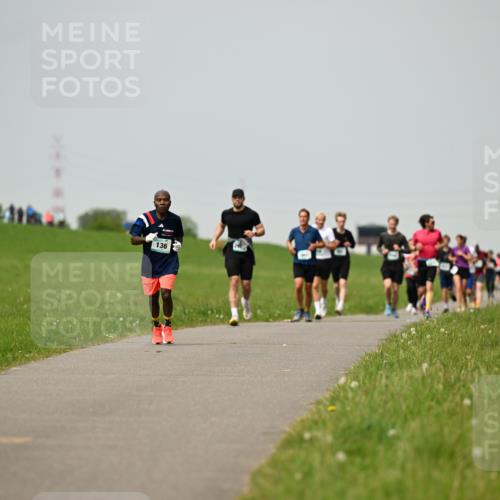 10.05.2026 - 8. Wedeler Halbmarathon Dr. Thomas Lammeyer http://msf.ph/oto/9702876 10.05.2026 11:49:16 Laufen 136 meine-sportfotos.de