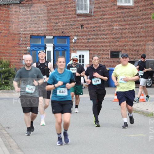 10.05.2026 - 8. Wedeler Halbmarathon Andreas Tolksdorf http://msf.ph/oto/9703403 10.05.2026 10:30:34 Laufen 641, 9, 640, 2132, 492, 2130 meine-sportfotos.de