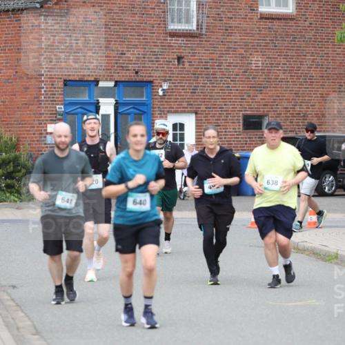 10.05.2026 - 8. Wedeler Halbmarathon Andreas Tolksdorf http://msf.ph/oto/9703404 10.05.2026 10:30:34 Laufen 641, 638, 4, 1 meine-sportfotos.de