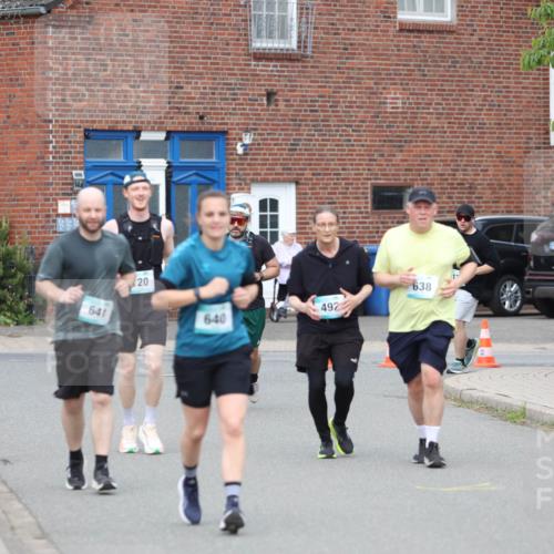 10.05.2026 - 8. Wedeler Halbmarathon Andreas Tolksdorf http://msf.ph/oto/9703408 10.05.2026 10:30:34 Laufen 641, 20, 640, 492, 638 meine-sportfotos.de