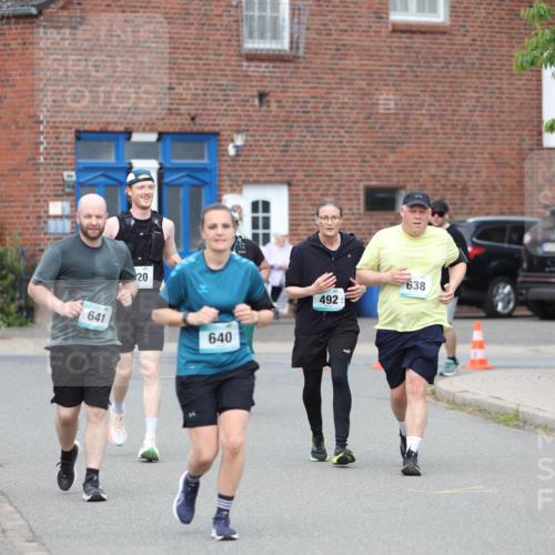 10.05.2026 - 8. Wedeler Halbmarathon Andreas Tolksdorf http://msf.ph/oto/9703412 10.05.2026 10:30:34 Laufen 641, 20, 640, 492, 638 meine-sportfotos.de
