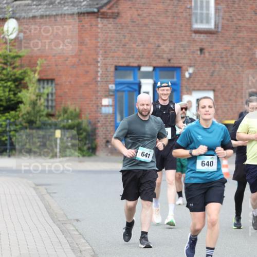 10.05.2026 - 8. Wedeler Halbmarathon Andreas Tolksdorf http://msf.ph/oto/9703418 10.05.2026 10:30:35 Laufen 641, 640, 638 meine-sportfotos.de