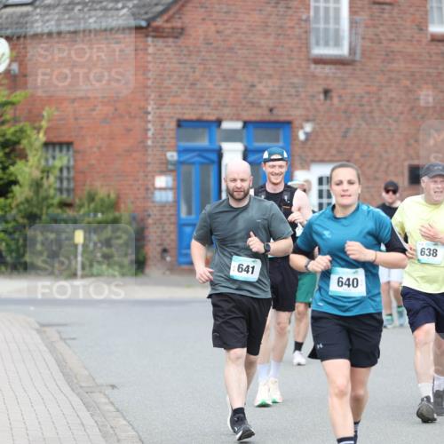 10.05.2026 - 8. Wedeler Halbmarathon Andreas Tolksdorf http://msf.ph/oto/9703428 10.05.2026 10:30:35 Laufen 641, 640, 638 meine-sportfotos.de