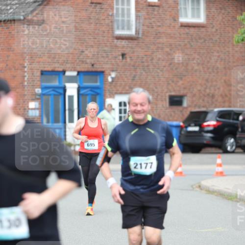 10.05.2026 - 8. Wedeler Halbmarathon Andreas Tolksdorf http://msf.ph/oto/9703491 10.05.2026 10:30:46 Laufen 2130, 695, 2177 meine-sportfotos.de