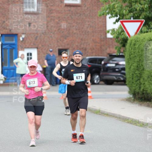 10.05.2026 - 8. Wedeler Halbmarathon Andreas Tolksdorf http://msf.ph/oto/9703622 10.05.2026 10:31:32 Laufen 672, 671 meine-sportfotos.de