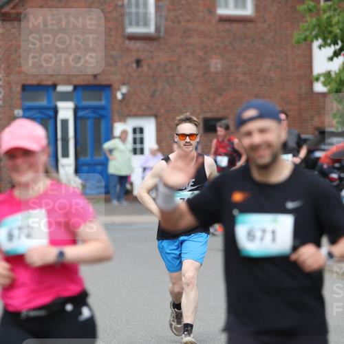 10.05.2026 - 8. Wedeler Halbmarathon Andreas Tolksdorf http://msf.ph/oto/9703673 10.05.2026 10:31:36 Laufen 672, 671 meine-sportfotos.de