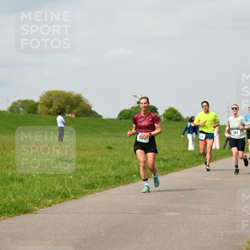 10.05.2026 - 8. Wedeler Halbmarathon Dr. Thomas Lammeyer http://msf.ph/oto/9703798 10.05.2026 11:50:44 Laufen 381 meine-sportfotos.de
