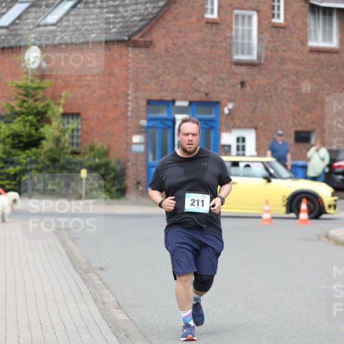 10.05.2026 - 8. Wedeler Halbmarathon Andreas Tolksdorf http://msf.ph/oto/9704301 10.05.2026 10:35:12 Laufen 30, 211 meine-sportfotos.de
