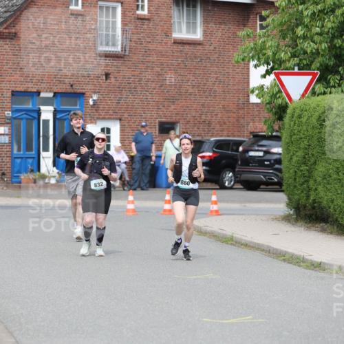 10.05.2026 - 8. Wedeler Halbmarathon Andreas Tolksdorf http://msf.ph/oto/9704315 10.05.2026 10:35:23 Laufen 832, 860 meine-sportfotos.de